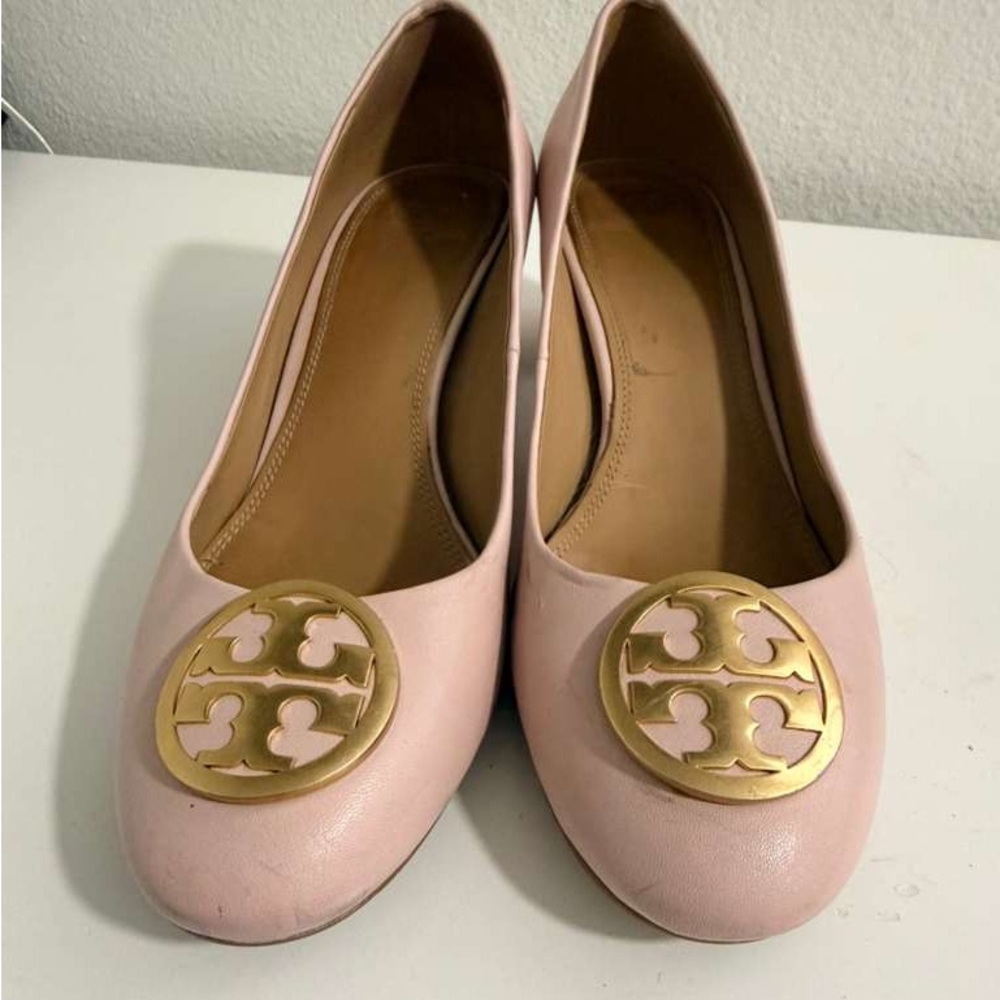 Tory Burch Pink Block Heel Shoes - Picture 3 of 10